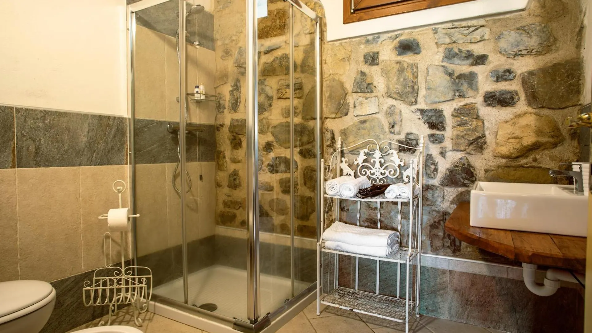 Agriturismo Da Gesi Sale Marasino 0*,  Italië